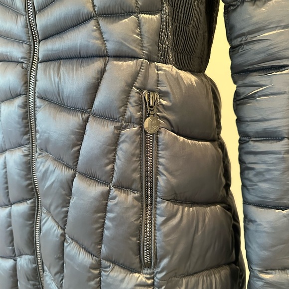 Quilted Packable Jacket - Picture 4 of 9
